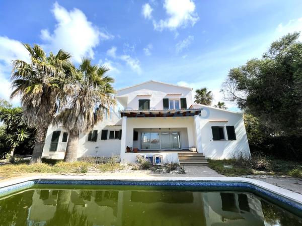 Ref. 1505V - For sale COMFORTABLE AND BRIGHT HOUSE WITH SWIMMING POOL AND GARAGE LOCATED IN A QUIET AND EXCLUSIVE AREA IN TREBALUGER