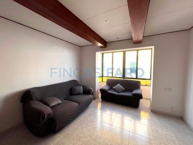 CONFORTABLE Y LUMINOSO PISO CON TERRAZA