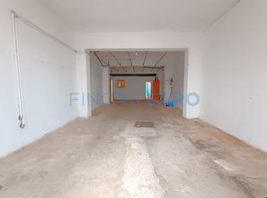 GRAN GARAJE CON PATIO EN SANT LLUIS