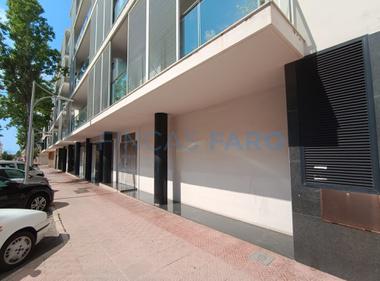 Oportunidad: local comercial de 212 m² en zona Avenida Menorca