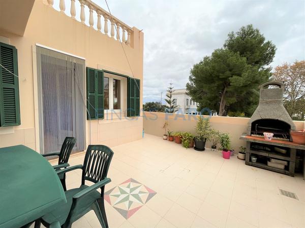 Ref. 1362V - Achat MAISON DISTRIBUÉE EN DEUX ÉTAGES SITUÉE DANS UNE ZONE CENTRALE DE MAHÓN ET AVEC DEUX TERRASSES.