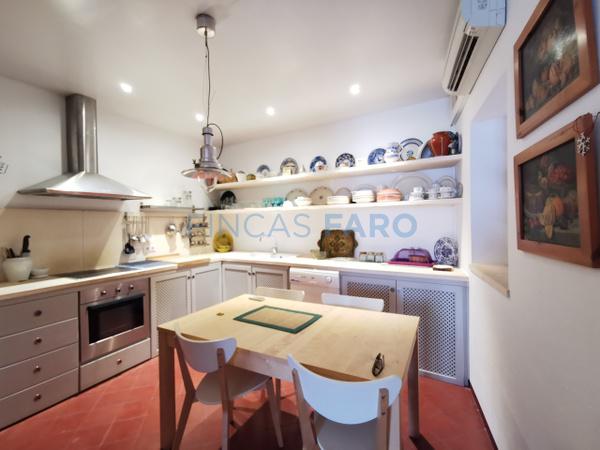 Ref. 1378V - Venta Auténtica casa centenaria situada en pleno centro del pueblo d'Es Mercadal en Menorca