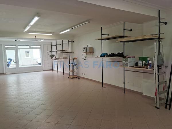 Ref. 0421A - Alquiler Local en Maó 