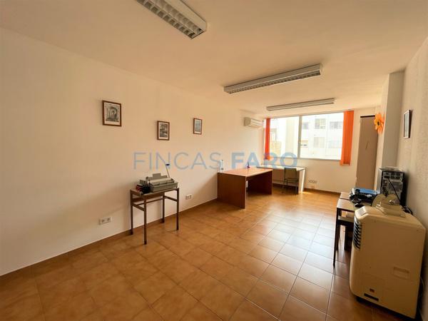 Ref. 0425A - Alquiler DESPACHO PARA ALQUILAR EN MAHON