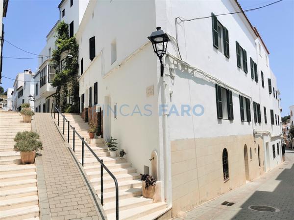 Ref. 1409V - Venta MODERNA Y ACOGEDORA CASA CON TERRAZA EN FERRERIES