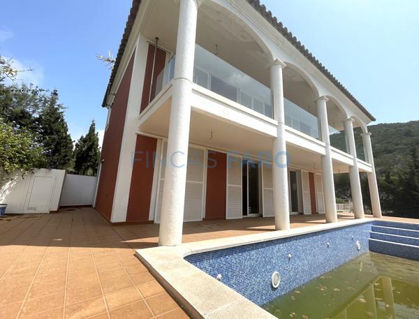 Ref. 1357V - Achat VILLA AVEC VUE PARTIELLE SUR LE PORT DE MAHON