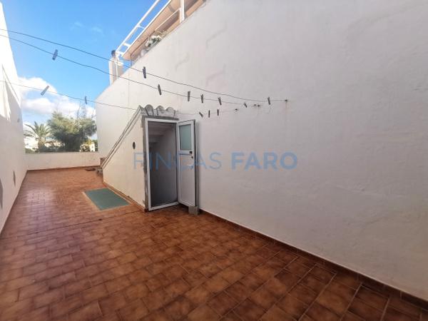 Rif. 0383V - Vendita INTERA CASA IN AFFITTO DISTRIBUITA IN SEMINTERRATO, PIANO TERRA, PRIMO PIANO, PRIMO PIANO E TERRAZZA.