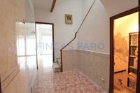 INTERA CASA IN AFFITTO DISTRIBUITA IN SEMINTERRATO, PIANO TERRA, PRIMO PIANO, PRIMO PIANO E TERRAZZA. Maó