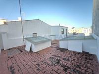 Une superbe opportunité à Mahón ! Maison individuelle offrant de multiples possibilités, idéale pour les familles ou ceux qui recherchent de l'espace et du confort. Maó