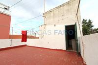 Casa spaziosa con garage e terrazza in una zona centrale di Mahón. Maó